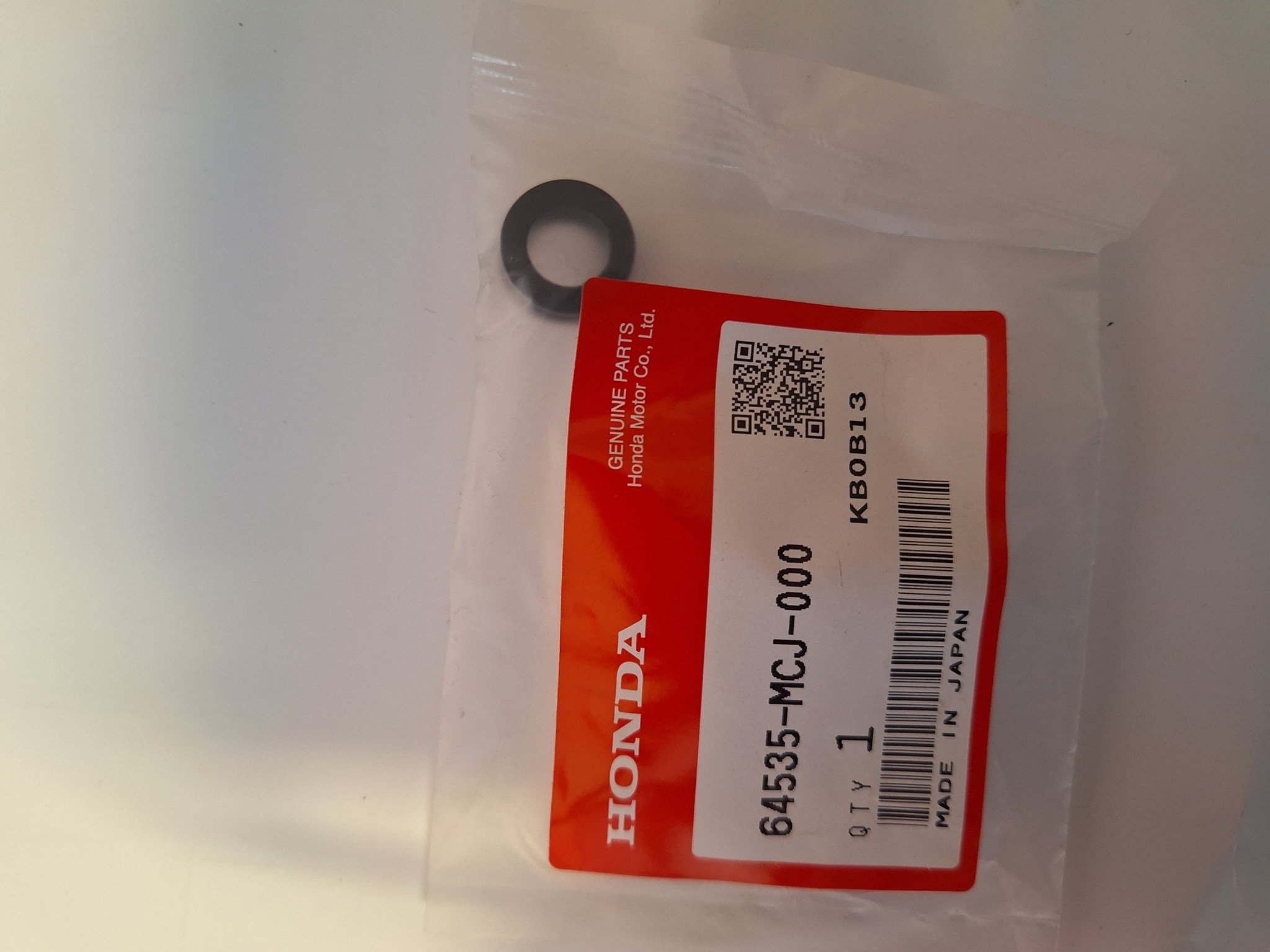 Picture of GUMMI, UNTEN VERKLEIDUNG  64535-MCJ-000  CBR900RR